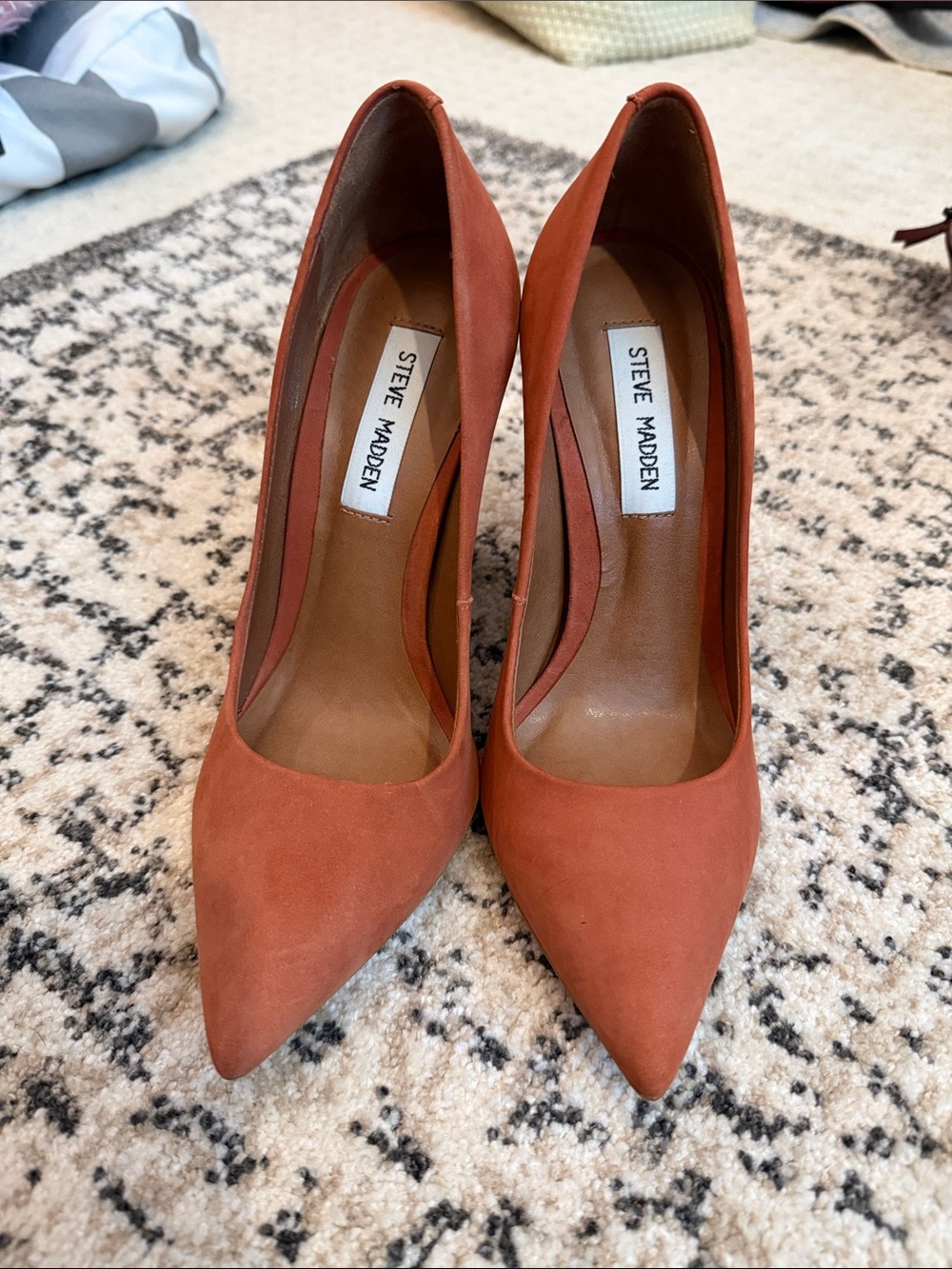 Steve Madden Suede Pointed-Toe Pumps in Rust